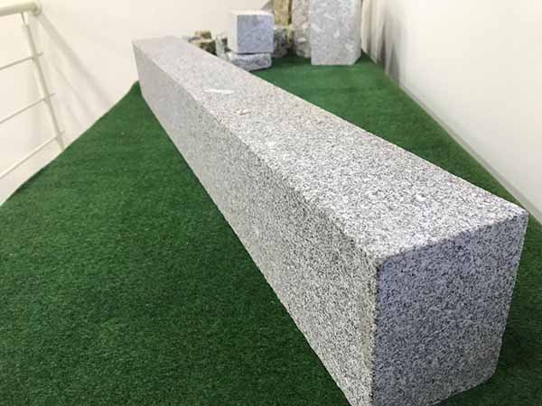 Bordure granit finition sablée